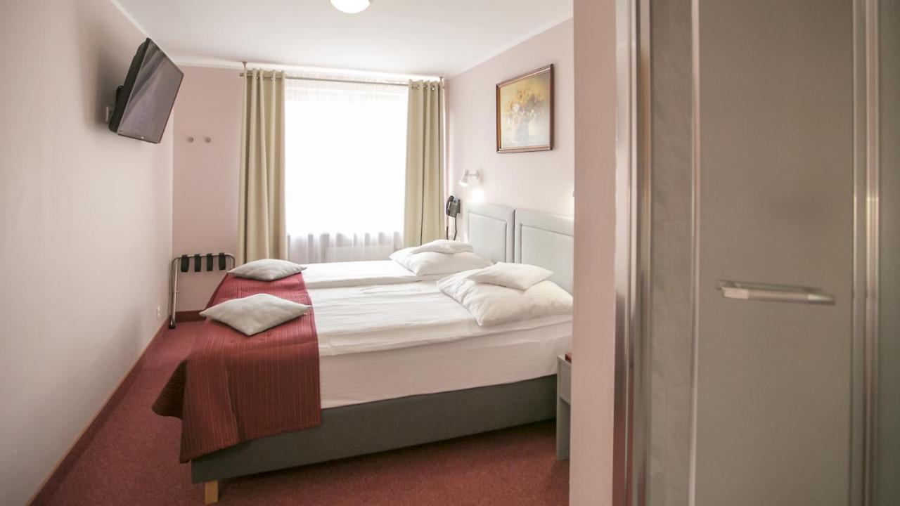Hotel Unibus Bielsk Podlaski Exteriör bild