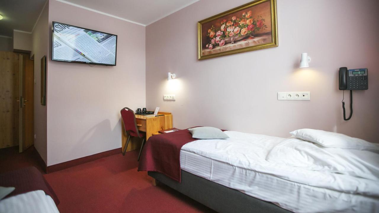 Hotel Unibus Bielsk Podlaski Exteriör bild