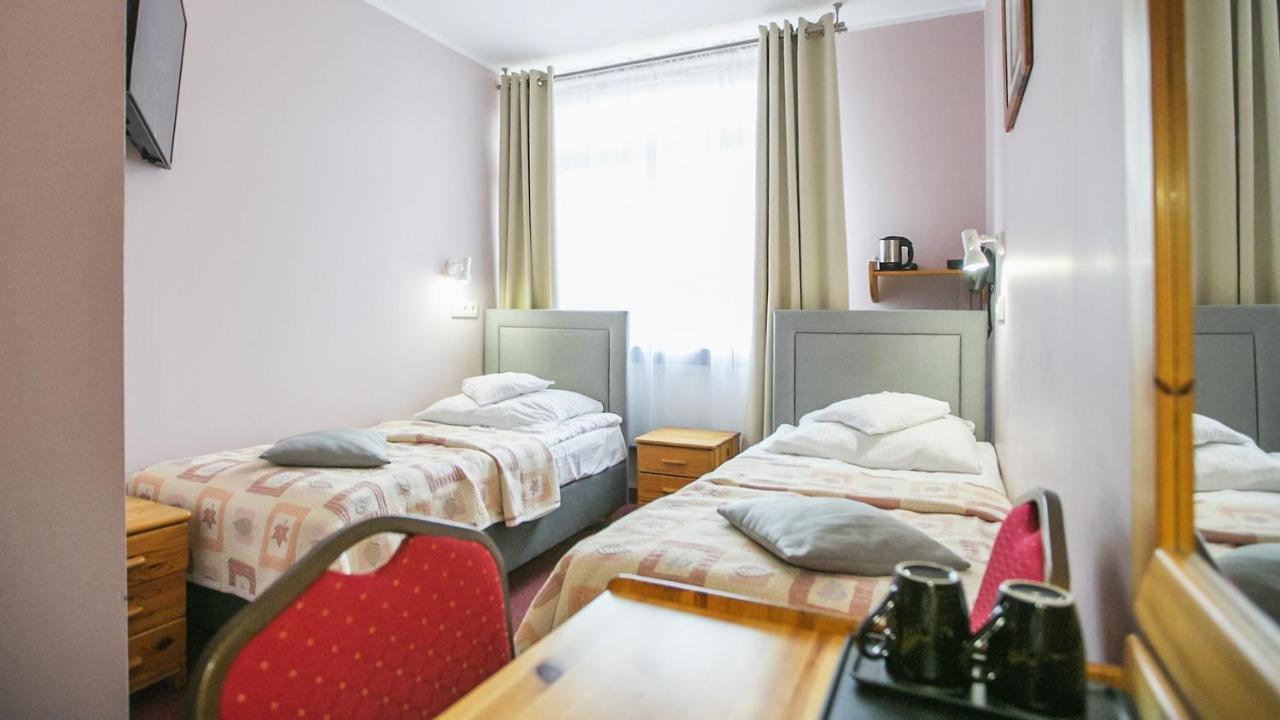 Hotel Unibus Bielsk Podlaski Exteriör bild