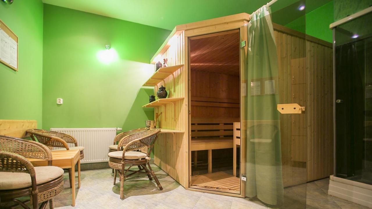 Hotel Unibus Bielsk Podlaski Exteriör bild