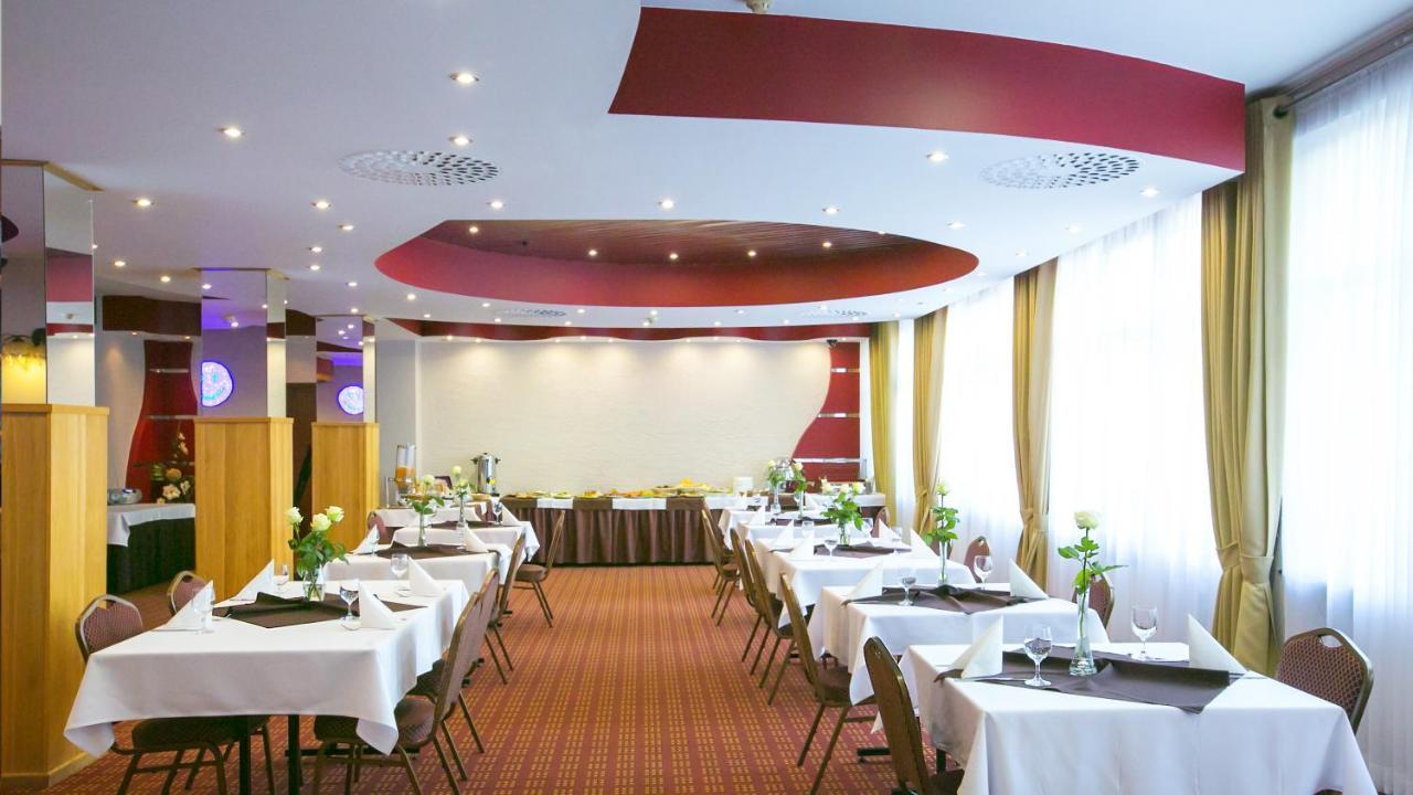 Hotel Unibus Bielsk Podlaski Exteriör bild