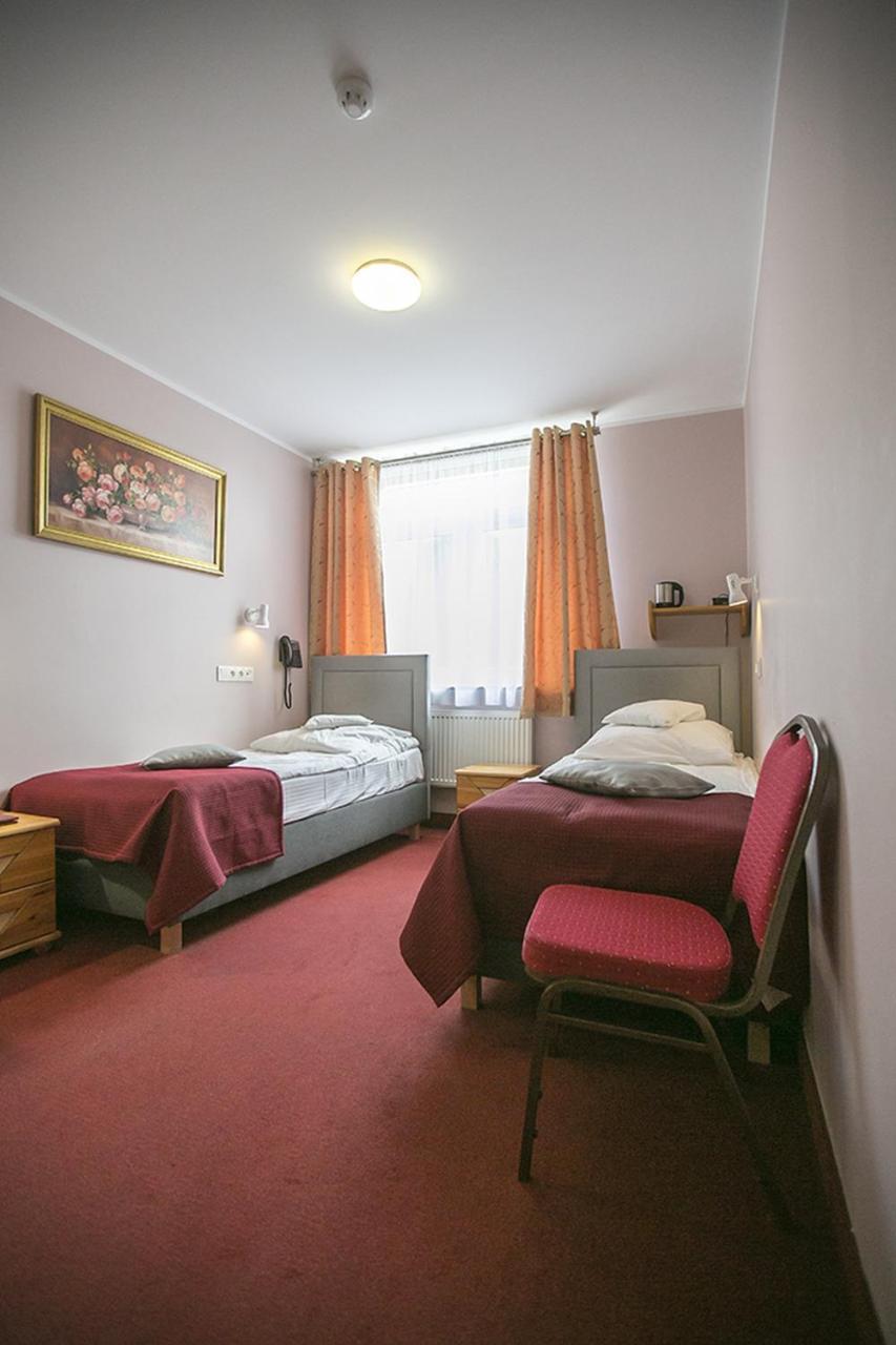 Hotel Unibus Bielsk Podlaski Exteriör bild