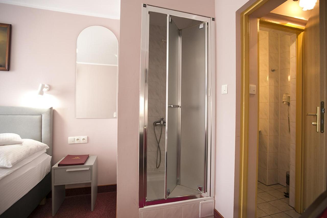 Hotel Unibus Bielsk Podlaski Exteriör bild