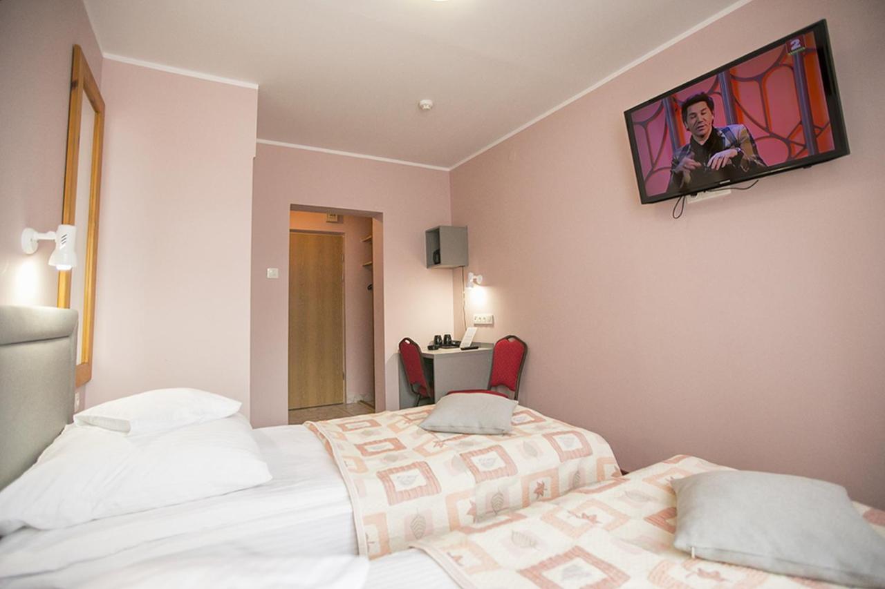 Hotel Unibus Bielsk Podlaski Exteriör bild