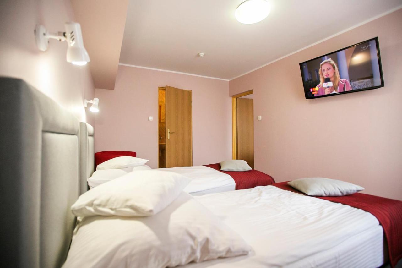 Hotel Unibus Bielsk Podlaski Exteriör bild